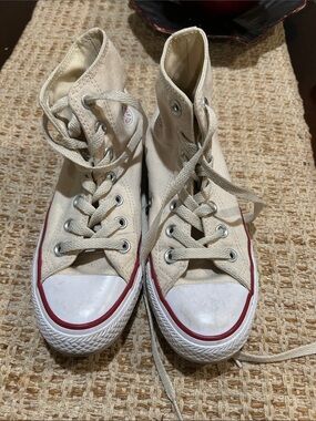 Womens High-Top Converse all Stars Canvas Sneakers in Cream with Red Trim